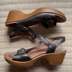 Dansko Women's 40EU Pewter Gray Leather Joanie Strappy Wedge Ankle Sandals